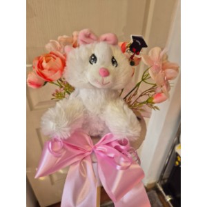 fehér cicás csokor 2026